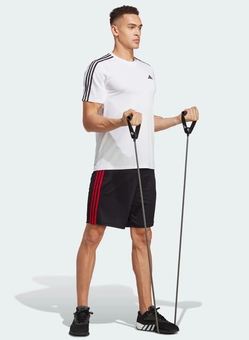 adidas شورت رياضي أساسي مزين بثلاثة خطوط