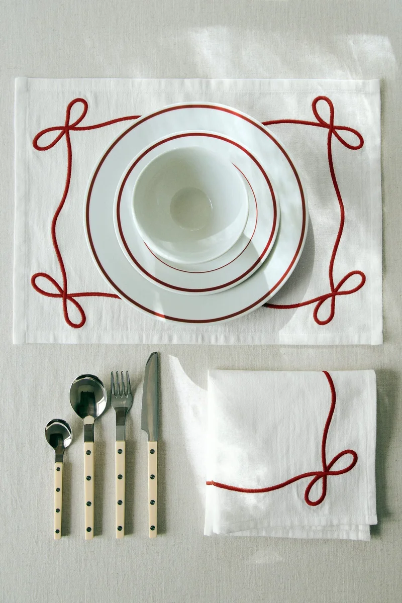 H&M 2-pack embroidered linen-blend placemats