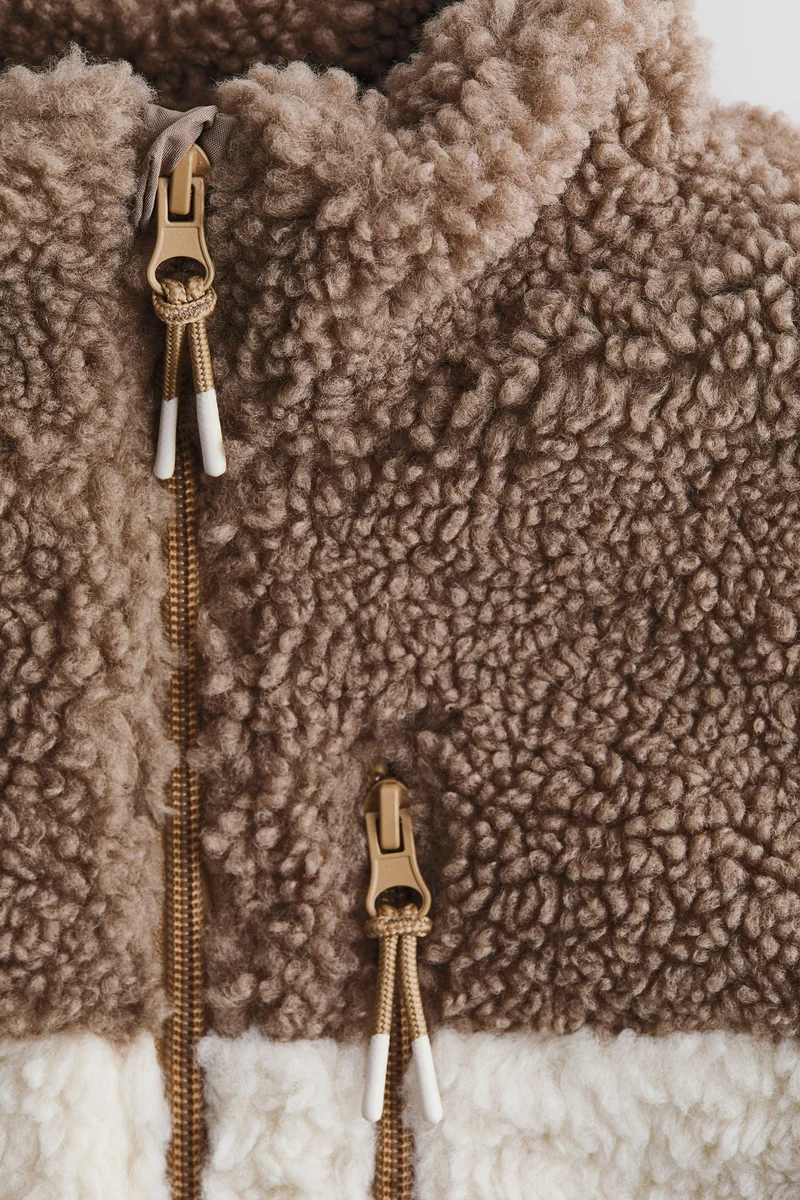 اتش اند ام جاكيت من نسيج تيدي