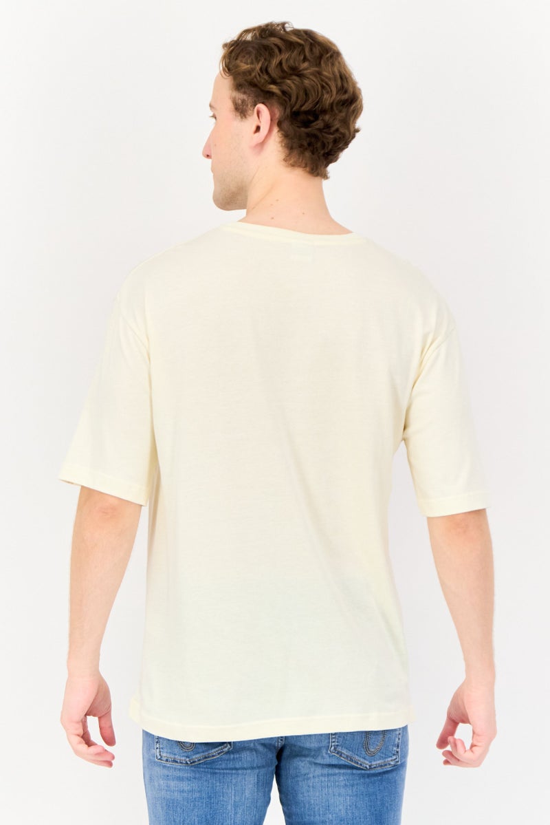 DC Comics تي شيرت باتمان للرجال بأكمام قصيرة وياقة دائرية، كريمي - Image 2