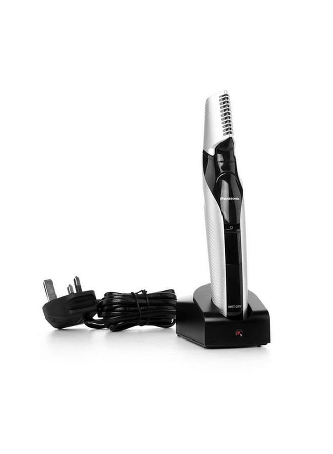 باناسونيك ماكينة تشذيب الجسم اللاسلكية 3 في 1 القابلة لإعادة الشحن 220-230 فولت للاستخدام الجاف والرطب باللونين الفضي والأسود ER-GK60-S421 - Image 3