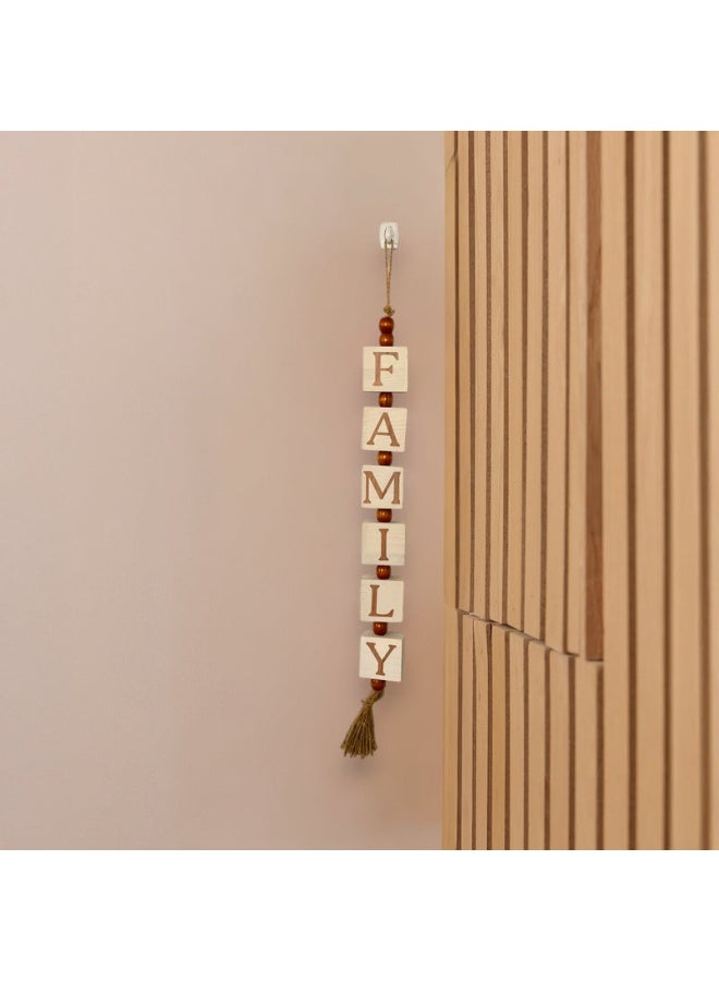 وردز كو تعليقة “عائلة” مكعبات خشبية باللون الأبيض – ديكور حائط عمودي بحروف مع خرز وشرابة، لمسة ريفية للمنزل - Image 1