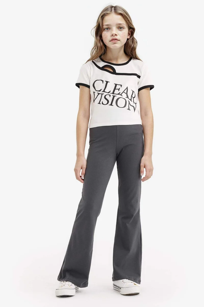 ديفاكتو Girl Slim Fit Crew Neck Slogan Printed Corduroy T-Shirt