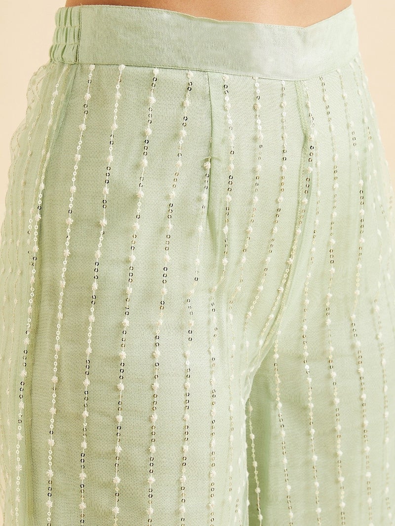 بانيت طقم متناسق (Co-ord Set) بلوزة قصيرة مطرَّزة من قماش الشبك (Net) مع بنطلون بالازو - Image 4