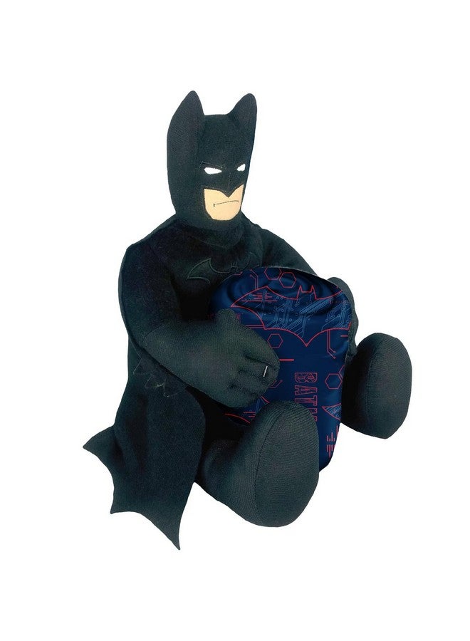 Batman طقم سرير باتمان للأطفال - حزمة مع دمية محشوة، بطانية رمي، غطاء وسادة، ملصقات، كتاب نشاط - Image 4