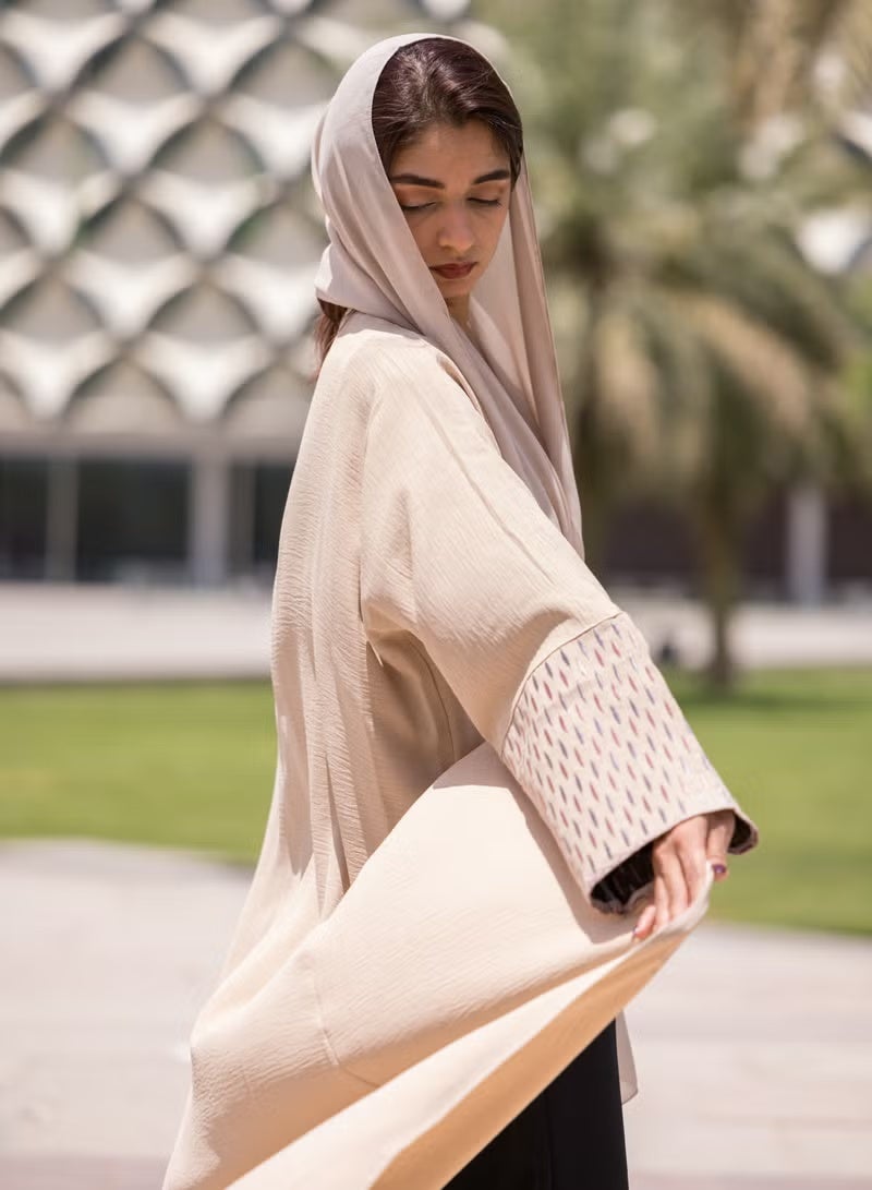 فاشون لاين عباية مطرزة بفتحة رقبة على شكل حرف بتصميم فريد - Image 2