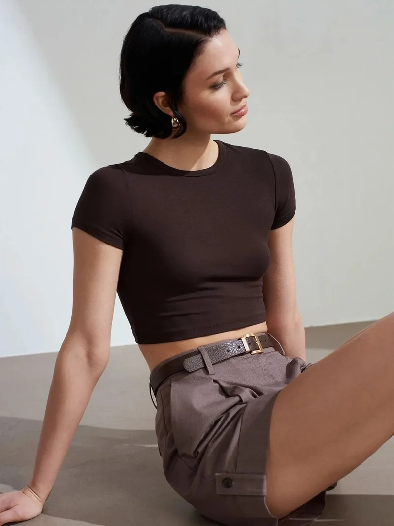 ديلفين DILVIN Women's Crop Slim-Fit Crew Neck T-Shirt