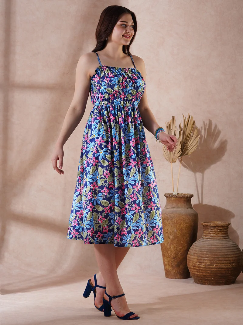 جلو باص فستان ميدي نسائي أزرق داكن بطبعة زهور بياقة مربعة وأشرطة وخصر مجمع