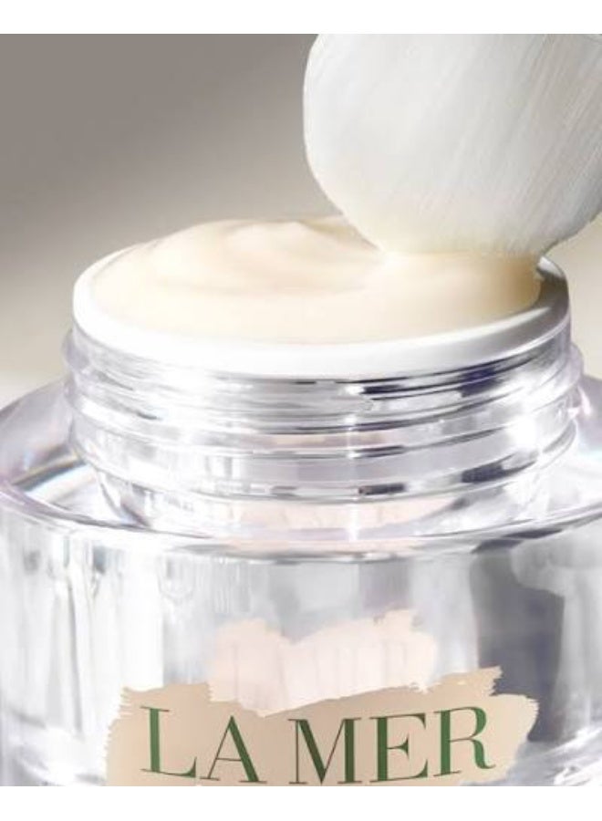 La Mer مركز العنق والصدر 50 مل | سيروم فاخر مضاد للشيخوخة مع مرق المعجزة™ | يرفع ويشد وينعم بشرة العنق والصدر | يقلل بشكل ملحوظ من التجاعيد والترهل - Image 2