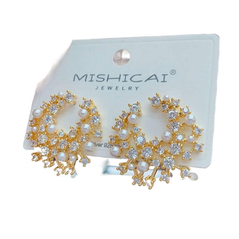 Rhinestone Detail Lightweight Pearl Earrings with Huggie Profile in Silver for Daily Wear and Elegant Styling - Image 4
