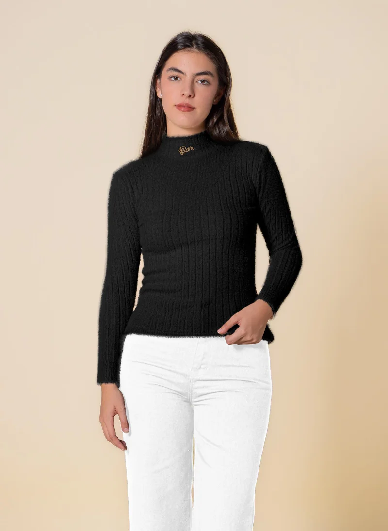 SHAPES DETAILED SOFT KNITTED TOP