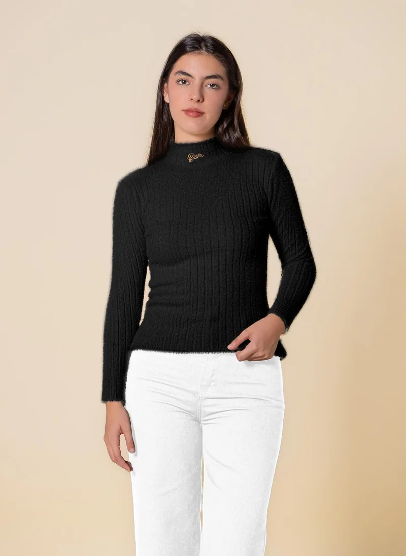 SHAPES DETAILED SOFT KNITTED TOP