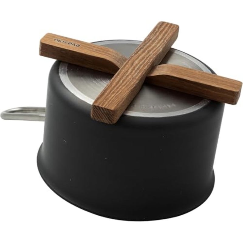 حامل وعاء من خشب البلوط المقاوم للحرارة من Eva Solo Trivet، تصميم متقاطع قابل للطي، ملحق مطبخ متين، يحمي الطاولات وأسطح العمل من الأواني والمقالي الساخنة، تصميم إسكندنافي أنيق - Image 3