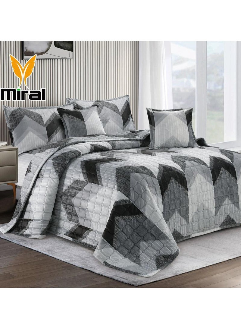 ميرال طقم مفرش سرير مزدوج شتوي مخمل مضغوط 6 قطع – لحاف ‎240×220 سم مع شرشف مطاطي ووسادات ديكورية أنيقة - Image 1