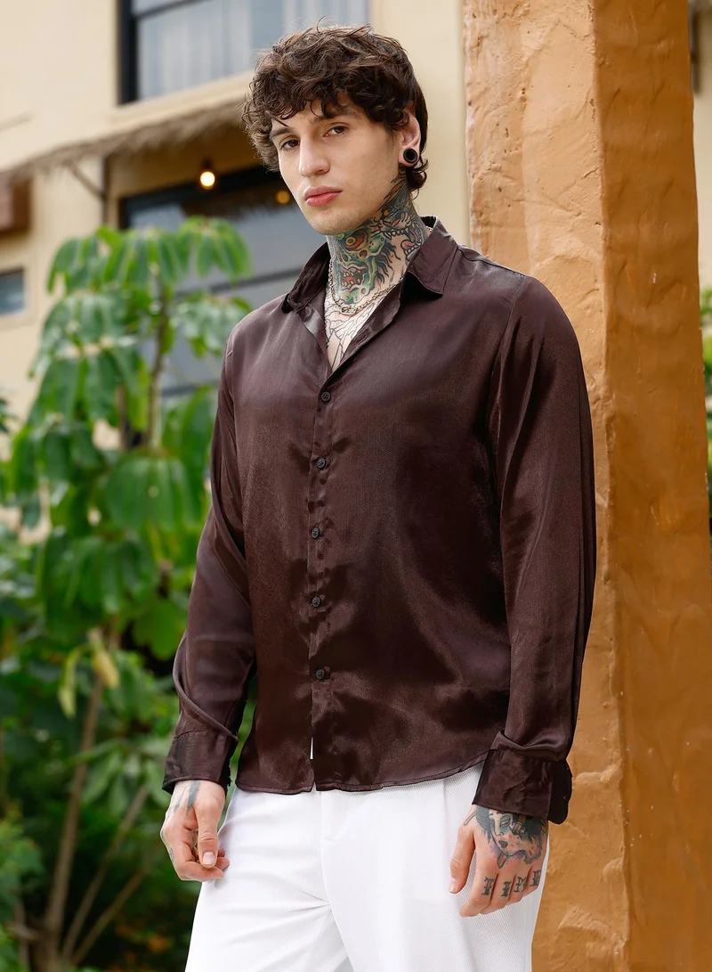 Campus Sutra Campus Sutra Men Brushed-Satin Regular Shirt | Spread Collar Long Cuffed Sleeves | Button Closure Curved Hem | Solid Textured | Woven Fabric For Casual & Party Wear | Chocolate Brown