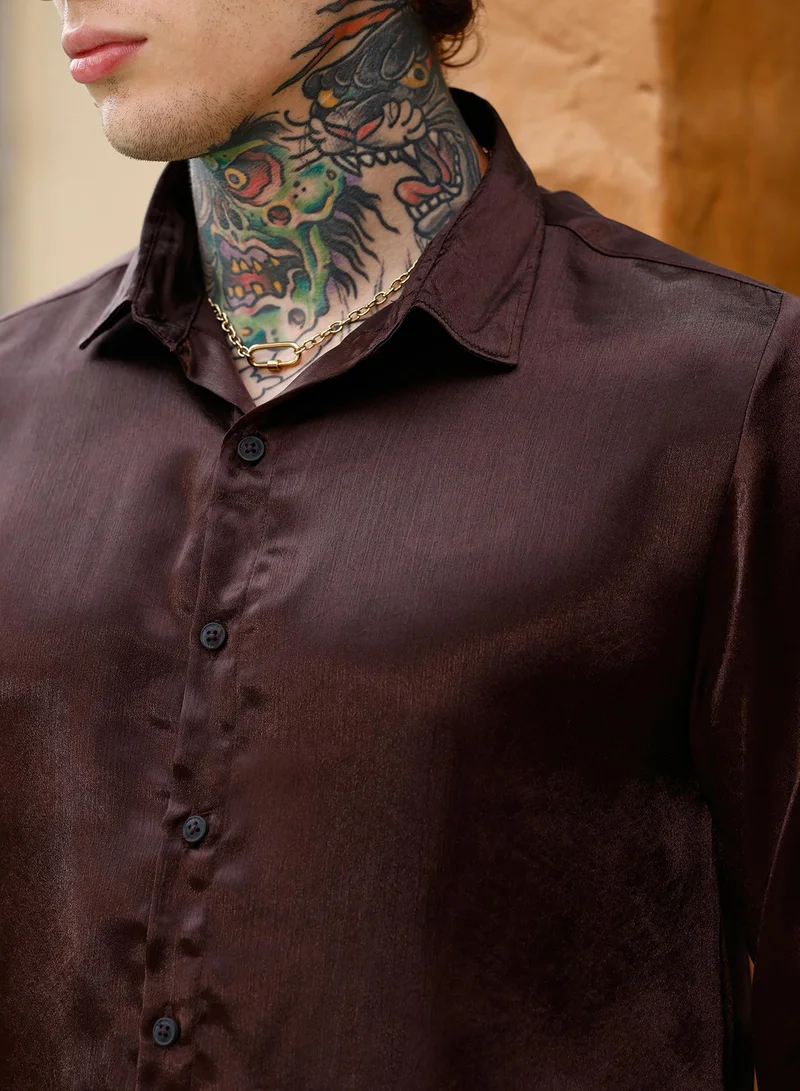 Campus Sutra Campus Sutra Men Brushed-Satin Regular Shirt | Spread Collar Long Cuffed Sleeves | Button Closure Curved Hem | Solid Textured | Woven Fabric For Casual & Party Wear | Chocolate Brown