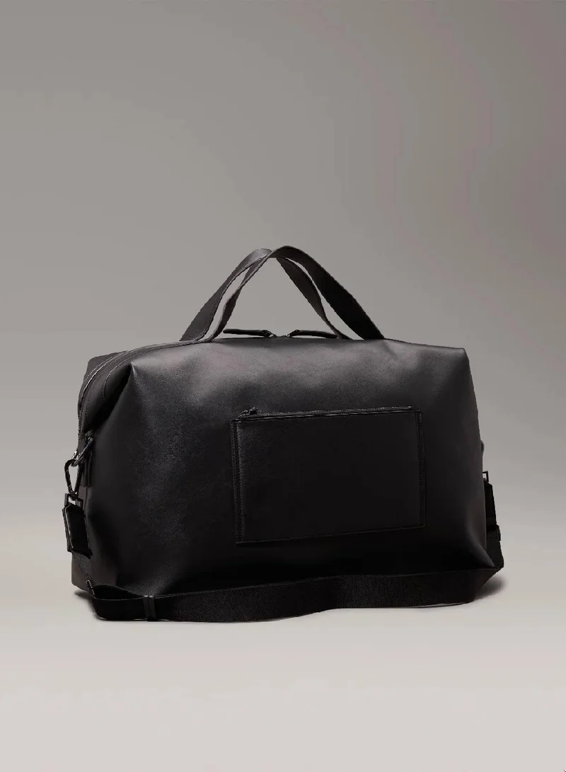 كالفن كلاين شنطة لعطلة نهاية الأسبوع