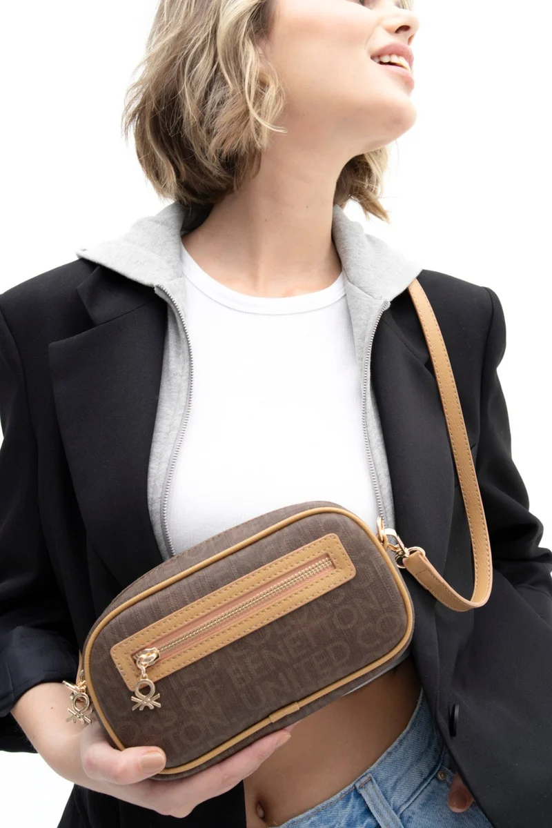 يونايتد كولورز أوف بينتيون Benetton Women's Crossbody Bag Brown-Camel BNT1319