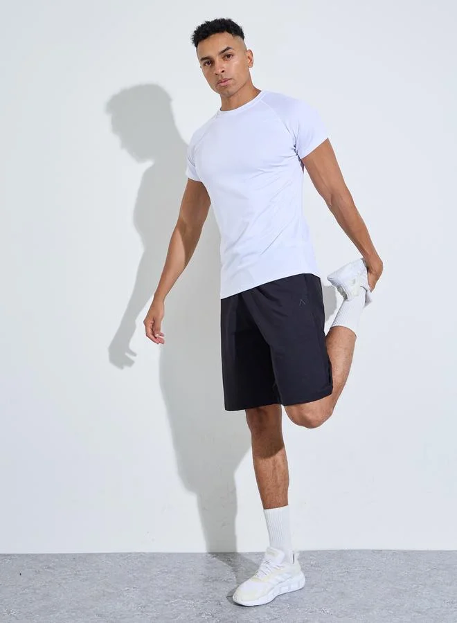 ستايلي اكتيف White Solid Raglan Sleeves Contrast Stitch Running T-Shirt