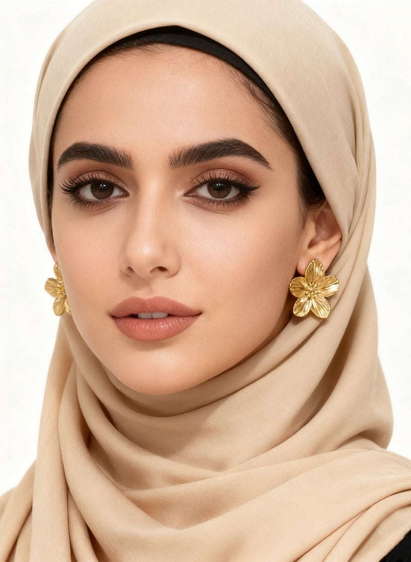 سونداراسوندارا أقراط أنيقة على شكل زهرة من الفولاذ التيتانيوم مطلية بالذهب عيار 18 للنساء والفتيات مع علبة هدايا فاخرة، أفضل هدية مجوهرات لذكرى الزواج وعيد الميلاد - Image 4