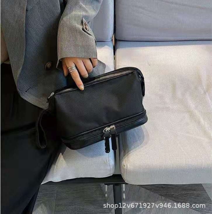 حقيبة مستحضرات تجميل مقاومة للماء بتصميم مزدوج الطبقات - Image 1