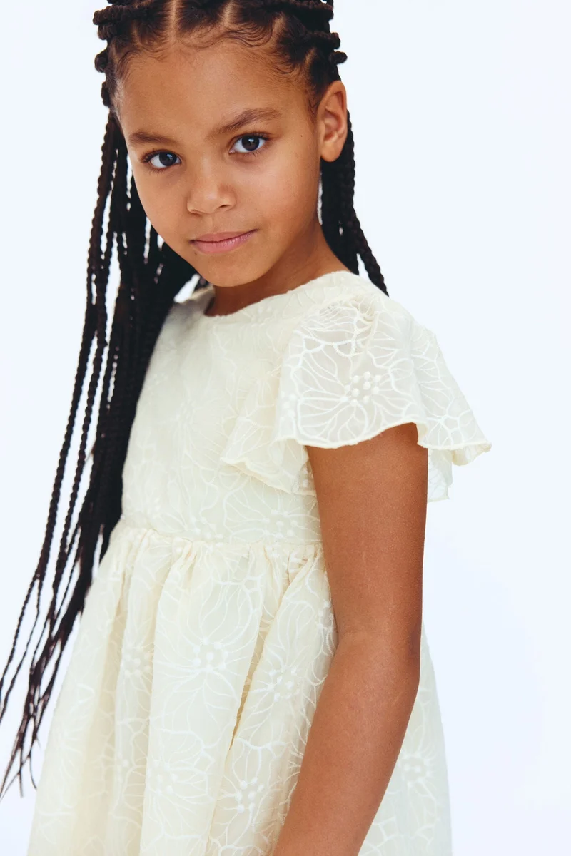 اتش اند ام فستان مزين بتطريزات