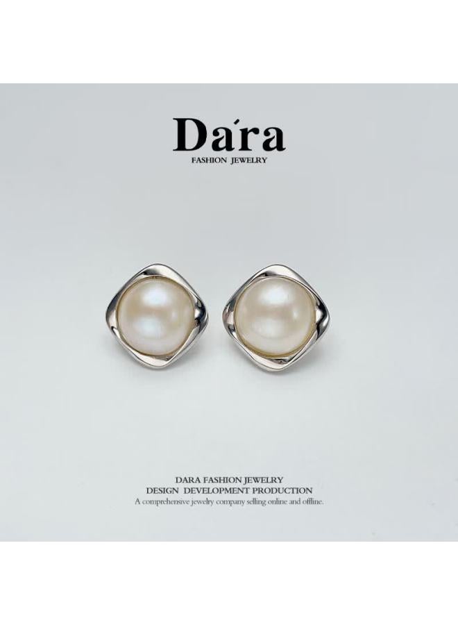 Dara 2-piece Set Sea Water Pearl Necklace Pendant And Mother-of-pearl Pearl Stud Earrings Gift For Girlfriend Wife Women's Day Birthday - Image 5