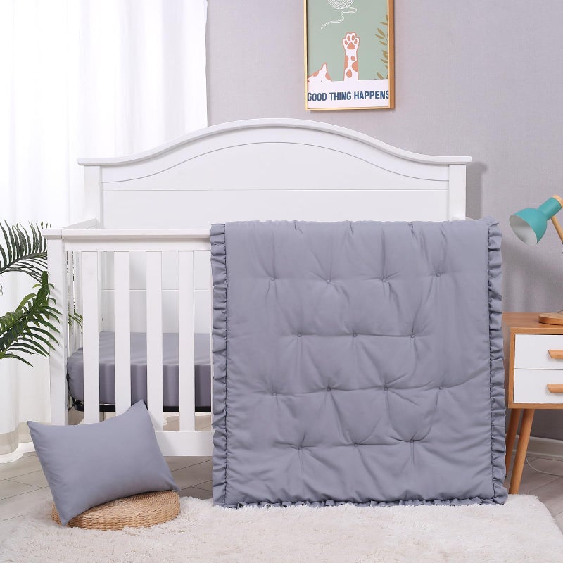 JISEN مجموعة سرير الأطفال 3 قطع من JISEN - مجموعة لحاف سرير الأطفال الناعم مع كشكش - لحاف سرير، ملاءة سرير، غطاء وسادة لمجموعات سرير الأطفال للأولاد أو البنات باللون الرمادي - Image 3