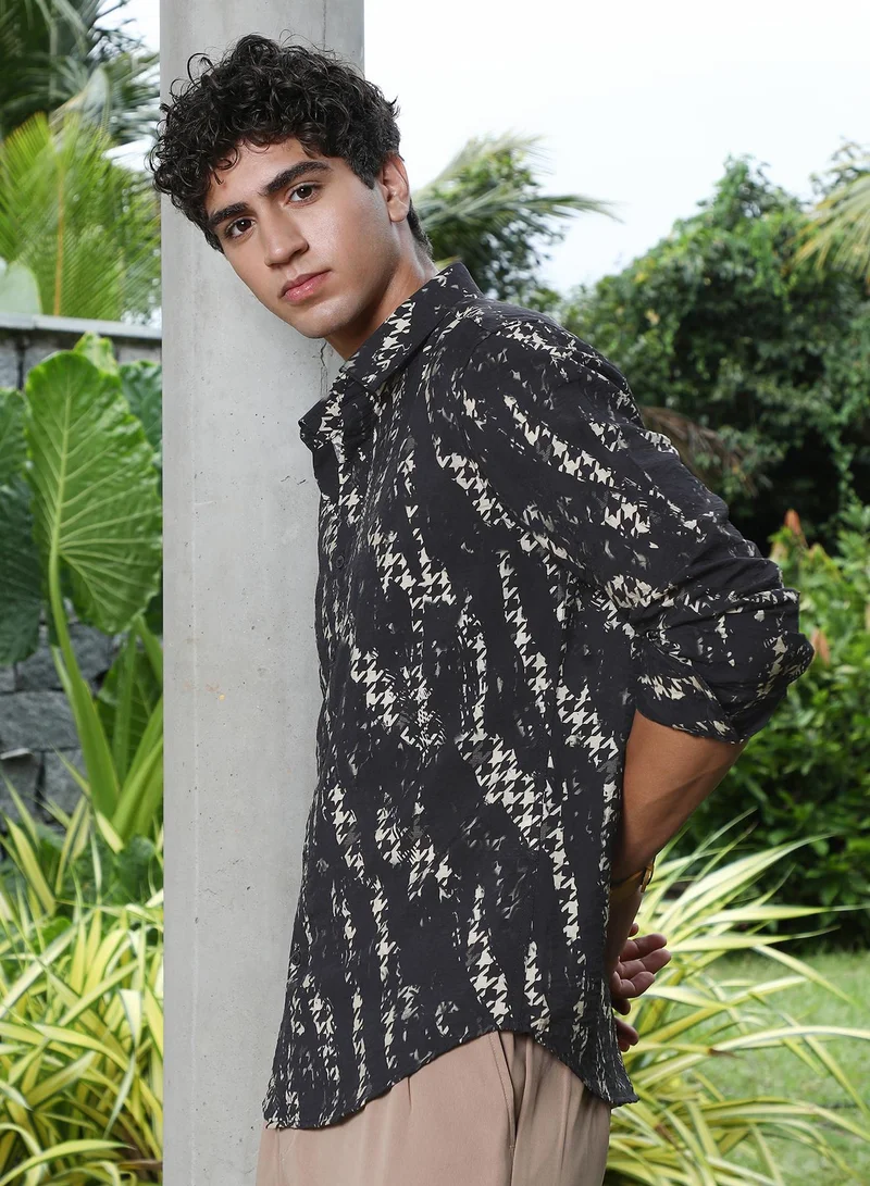 Campus Sutra Campus Sutra Men Grazed-Houndstooth Imprint Shirt | Abstract Houndstooth Pattern Regular Fit | Spread Collar & Full Sleeve | Lightweight Polyester Blend with Stretch | Club & Casual Wear | Onyx Black