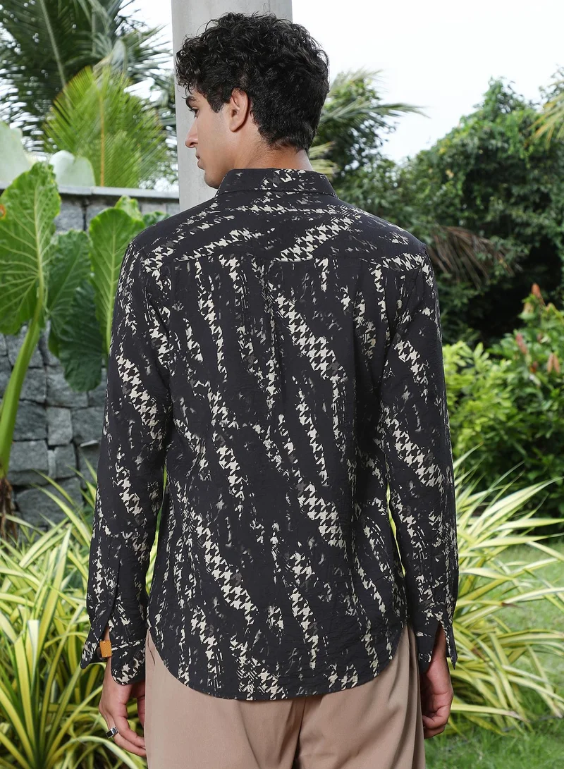 Campus Sutra Campus Sutra Men Grazed-Houndstooth Imprint Shirt | Abstract Houndstooth Pattern Regular Fit | Spread Collar & Full Sleeve | Lightweight Polyester Blend with Stretch | Club & Casual Wear | Onyx Black