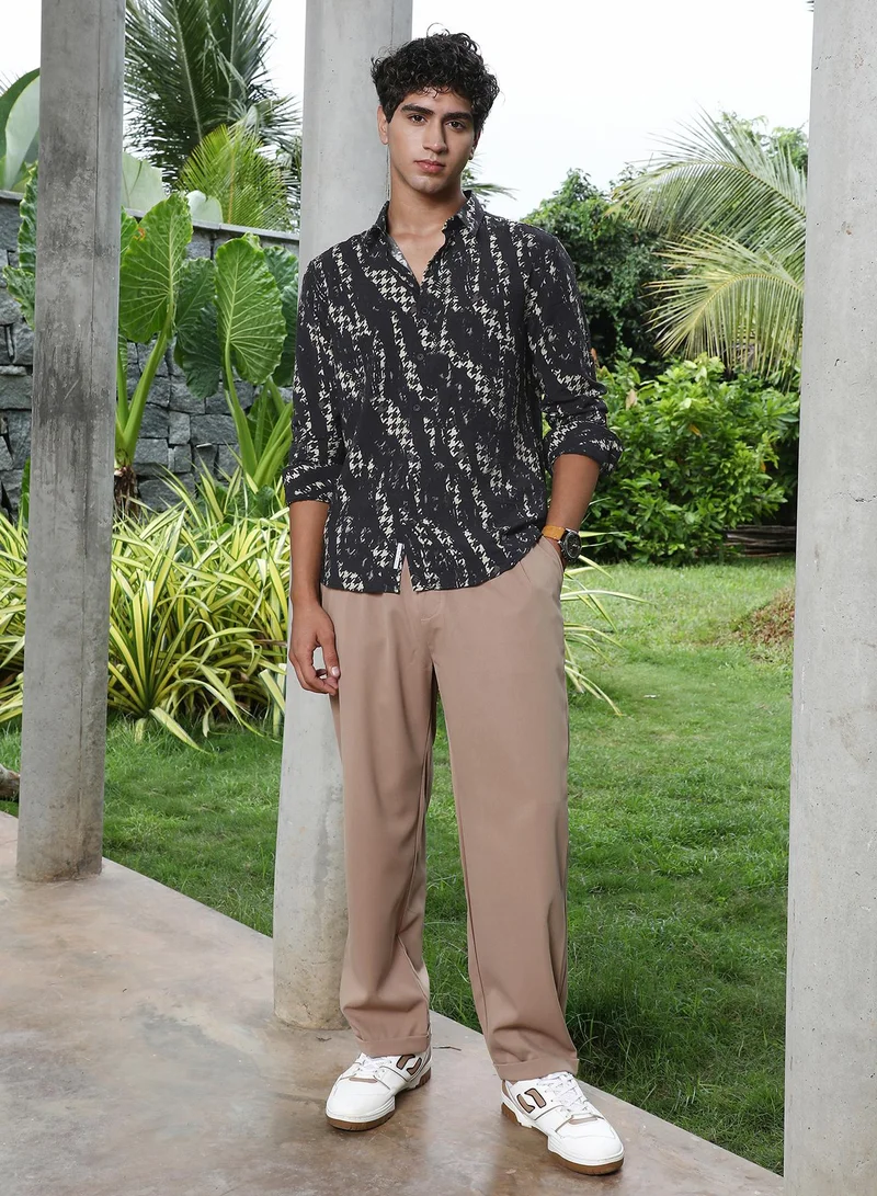 Campus Sutra Campus Sutra Men Grazed-Houndstooth Imprint Shirt | Abstract Houndstooth Pattern Regular Fit | Spread Collar & Full Sleeve | Lightweight Polyester Blend with Stretch | Club & Casual Wear | Onyx Black