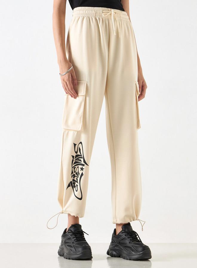 اس بي كاركترز بنطلون رياضي برباط إغلاق وجيوب وطبعات - Image 1