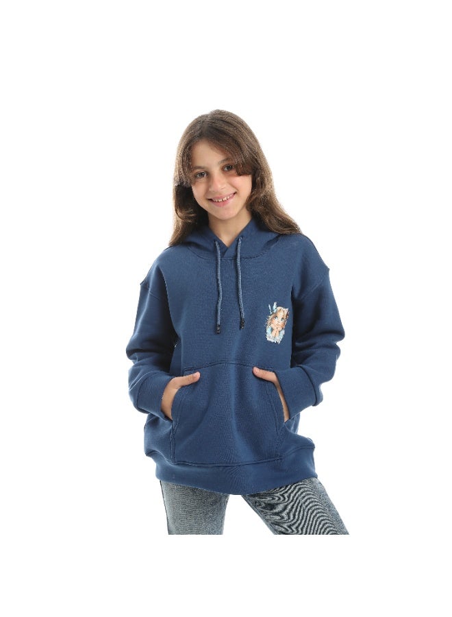 Caesar Milton girls' winter hoodie with prints on the chest and back - Image 1