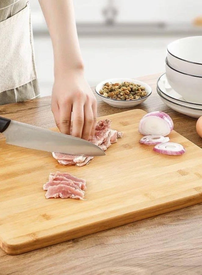 على مارت لوح تقطيع خشبي بمقبض من ON MART، لوح تقطيع خشبي للمطبخ، لتقطيع اللحوم والخضروات والفواكه والجبن، صينية تقديم صديقة للسكين للاستخدام المنزلي واليومي (38 × 27 سم) - Image 4