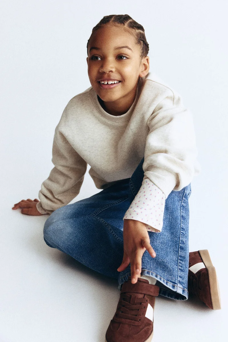 اتش اند ام جينز فائق المرونة بساق عريضة