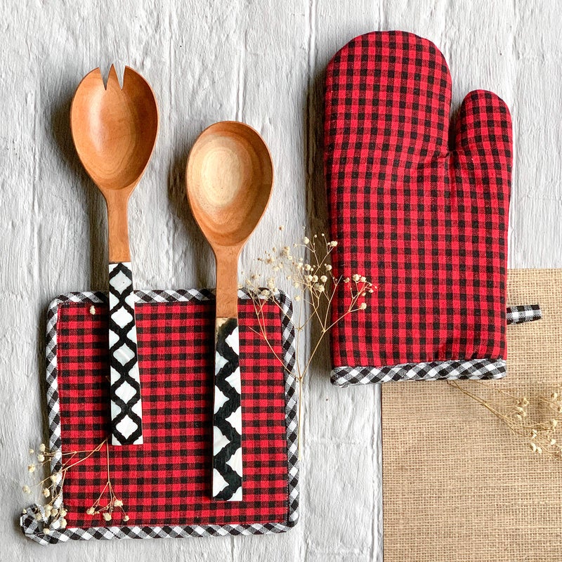 PIXEL HOME DECOR Oven Mitten with Pot Holder (Red & Black) - Image 5
