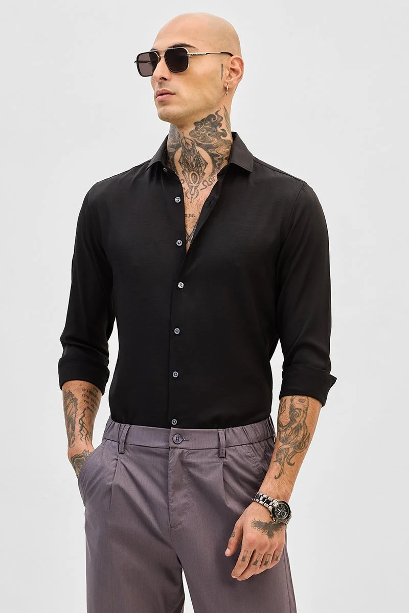 سنيتش قميص أسود ضيق