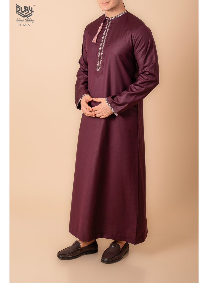 RUBY ISLAMIC CLOTHING Maroon Omani/Emirati Dishdasha – Men's Omani/Emirati Style Thobe Kandura Classic - Full-Length Long Sleeve Islamic Jubbah - Image 2