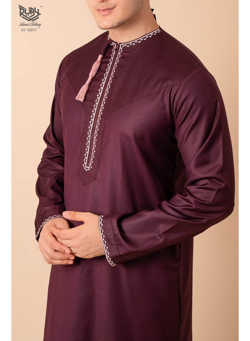 RUBY ISLAMIC CLOTHING Maroon Omani/Emirati Dishdasha – Men's Omani/Emirati Style Thobe Kandura Classic - Full-Length Long Sleeve Islamic Jubbah - Image 4
