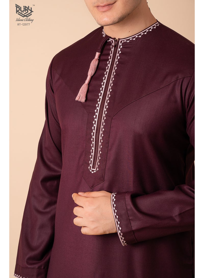 RUBY ISLAMIC CLOTHING Maroon Omani/Emirati Dishdasha – Men's Omani/Emirati Style Thobe Kandura Classic - Full-Length Long Sleeve Islamic Jubbah - Image 5