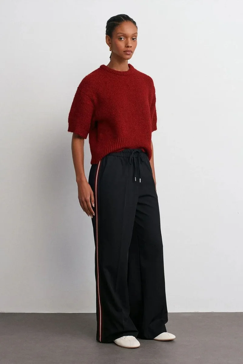 DILVIN Striped Wide-Leg Crepe Trousers