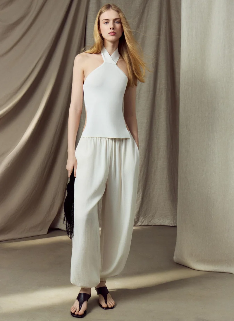 Lichi Viscose top with halter neck and open back