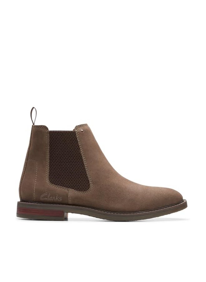 clarks حذاء تشيلسي سهل للرجال من كلاركس، جلد سويدي رملي، 7 - Image 1