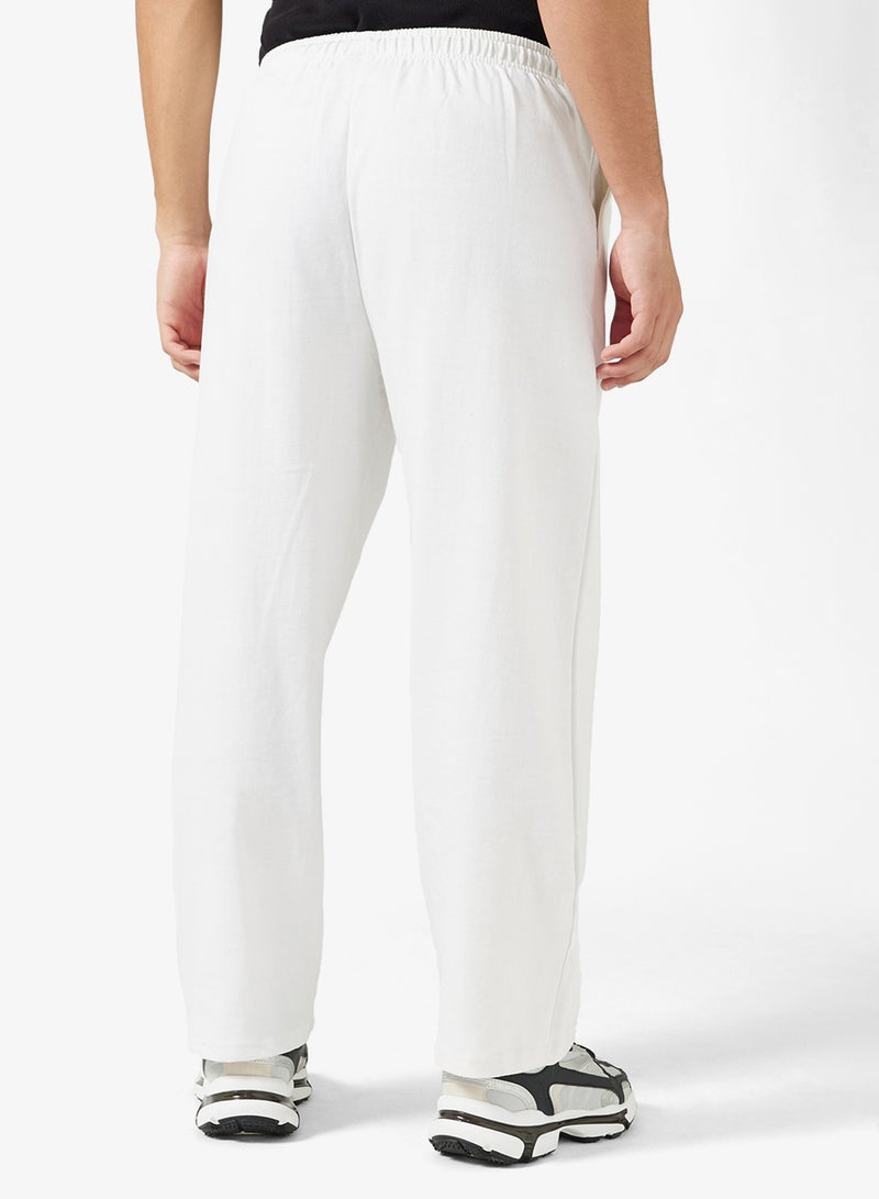 سفنتي فايف بيسيكس بنطلون رياضي بطبعة نصية وحافة مفتوحة - Image 3