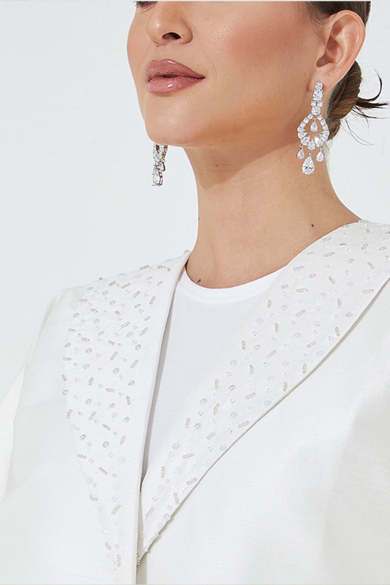 Moistreet Embellished Flared Sleeve Abaya - Image 4