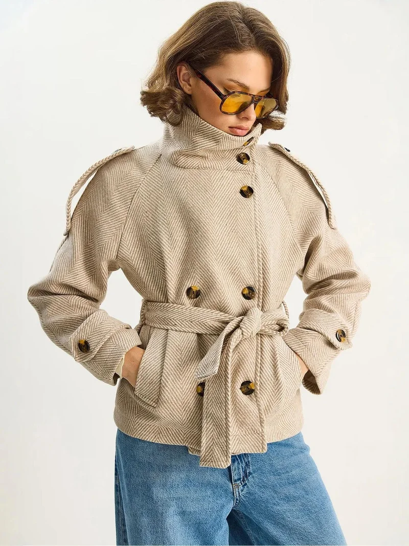 بيانكو لوتشي جاكيت لوكسي بياقة وأزرار