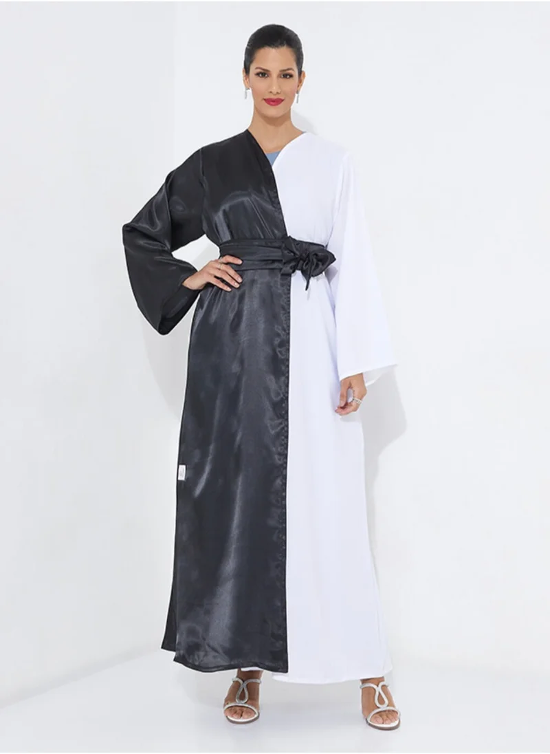 Rosette Abaya Black and White Abaya