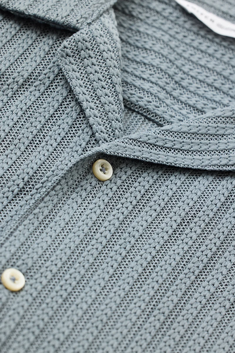 SNITCH قميص كروشيه رمادي بقصة صندوقية وملمس مميز