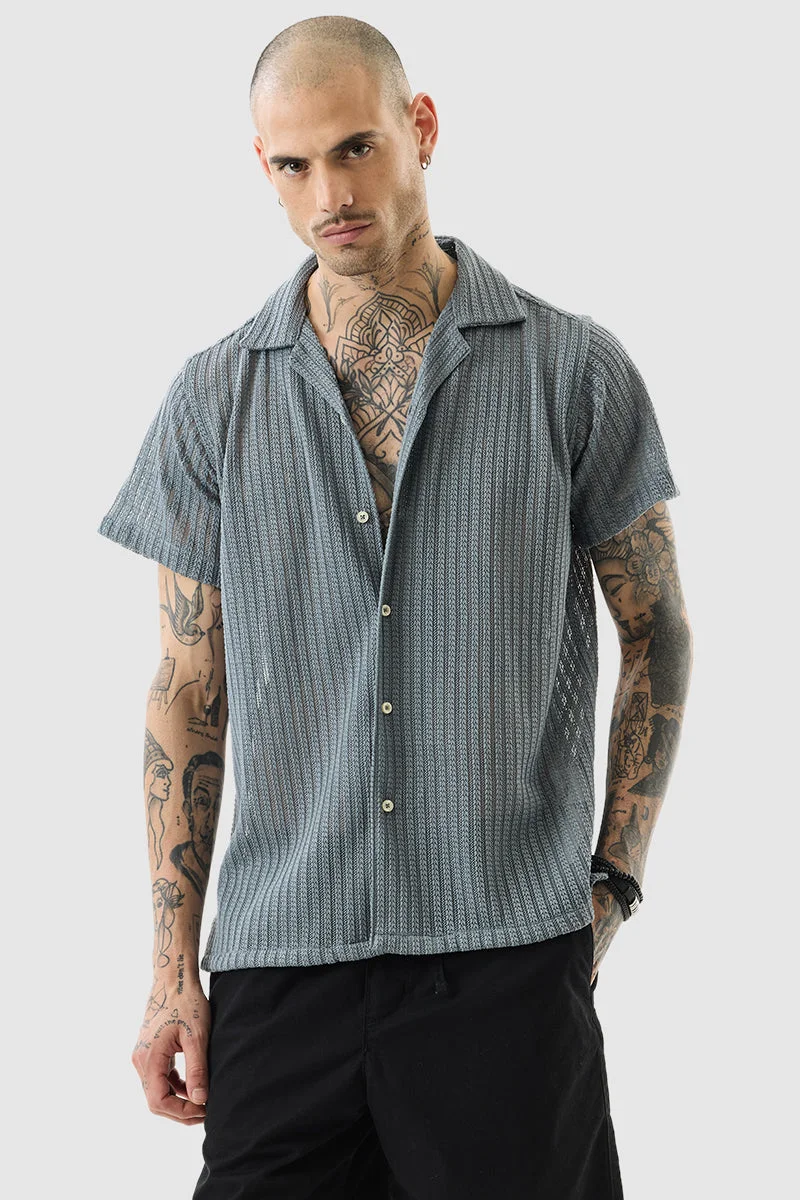 SNITCH قميص كروشيه رمادي بقصة صندوقية وملمس مميز