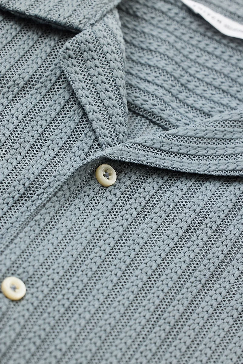 سنيتش قميص كروشيه رمادي بقصة صندوقية وملمس مميز
